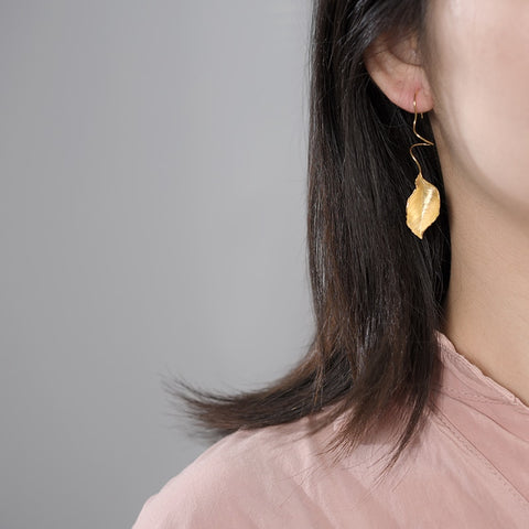Vintage Lux 18K Gold Elegant Autumn Leaf Earrings